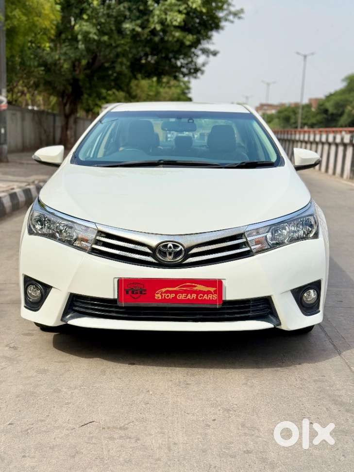 Toyota Corolla Altis G At, 2015, Petrol