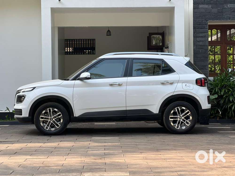 Hyundai Venue 1.0 Sx (o) Turbo Dct, 2023, Petrol