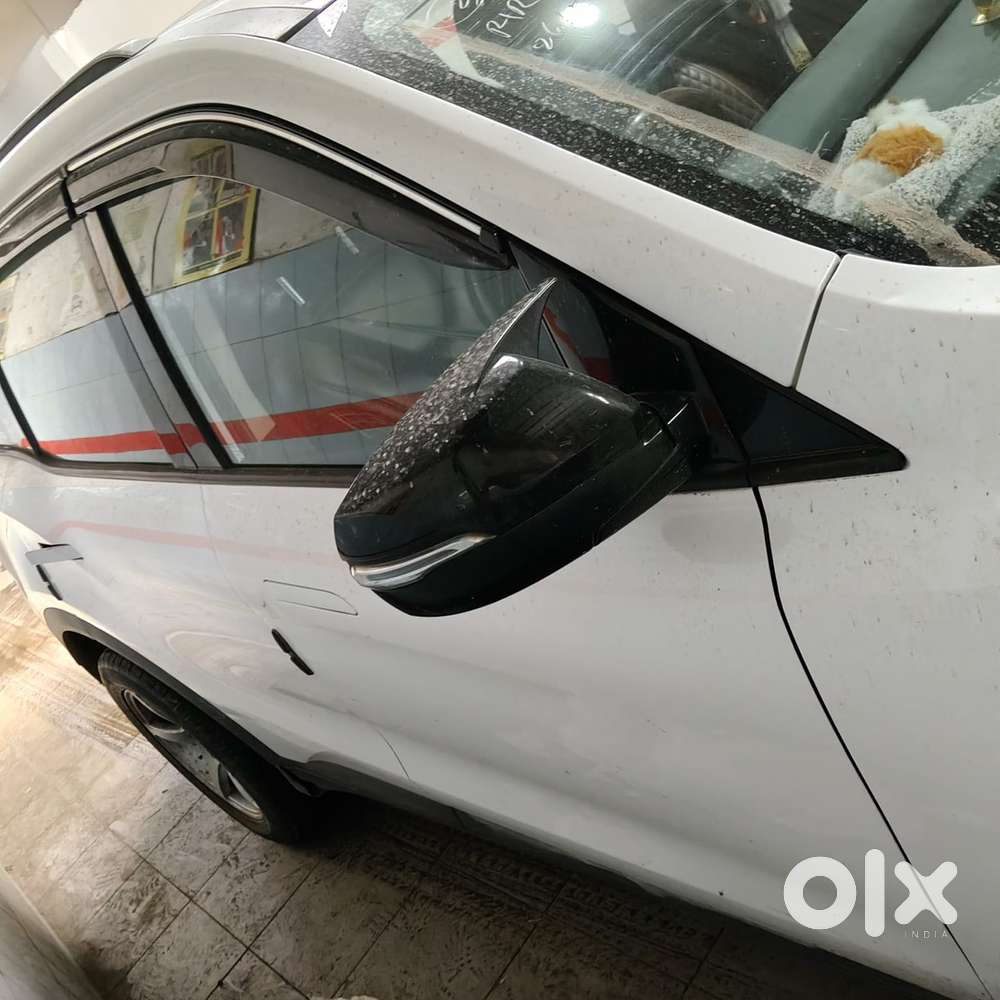 Mahindra Xuv700 Petrol 2024
