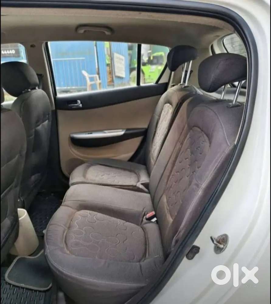 Hyunda I20 Sports 1 St Owner
Vip No..7071
White Beauty
 Cng  
22 Kmpl