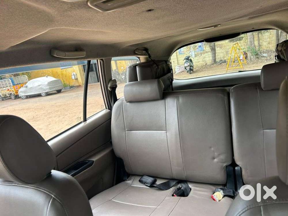 Toyota Innova 2.5 G (diesel) 8 Seater, 2015, Diesel