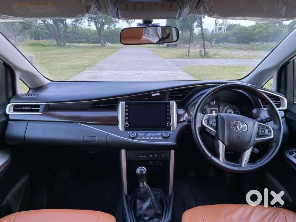 Toyota Innova Crysta [2020-ongoing] 2.4 Vx 8 Str, 2022, Diesel