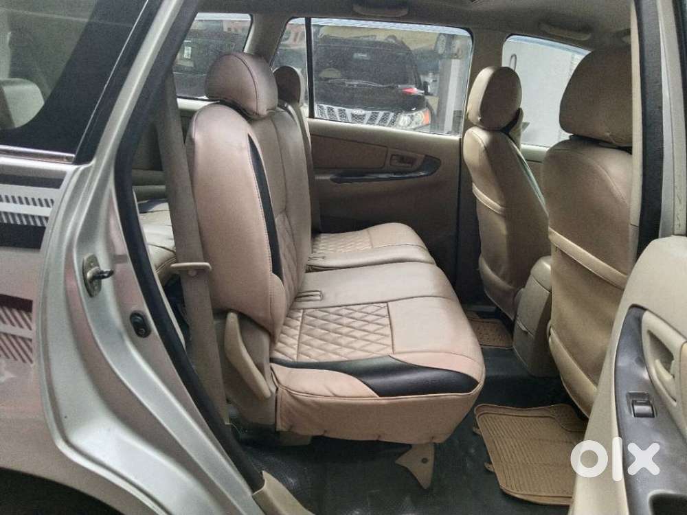 Toyota Innova 2.5 G (diesel) 8 Seater, 2011, Diesel