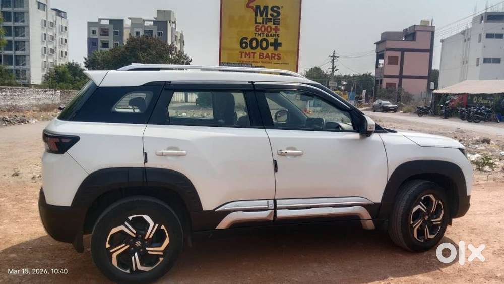 Maruti Suzuki Brezza 1.5 Zxi Plus Smart Hybrid Dual Tone, 2022, Petr..