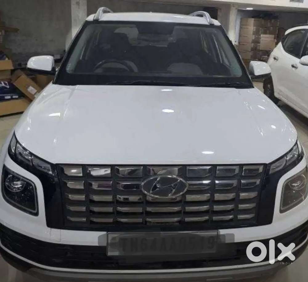Hyundai Venue Petrol 2024 S(0)plus Sunroog Model