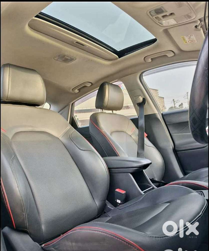 Hyundai Verna 1.5 Sx (o) Turbo Petrol Mt, 2023, Petrol