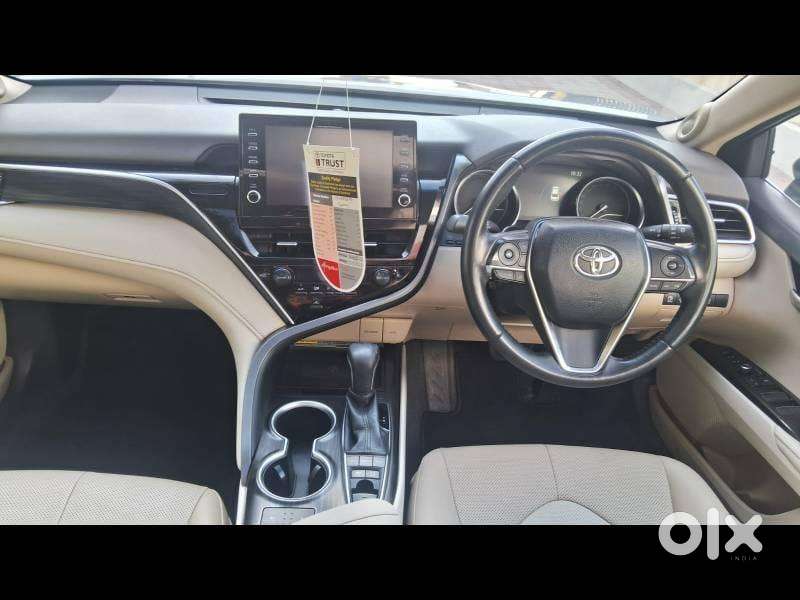 Toyota Camry Hybrid, 2022, Petrol