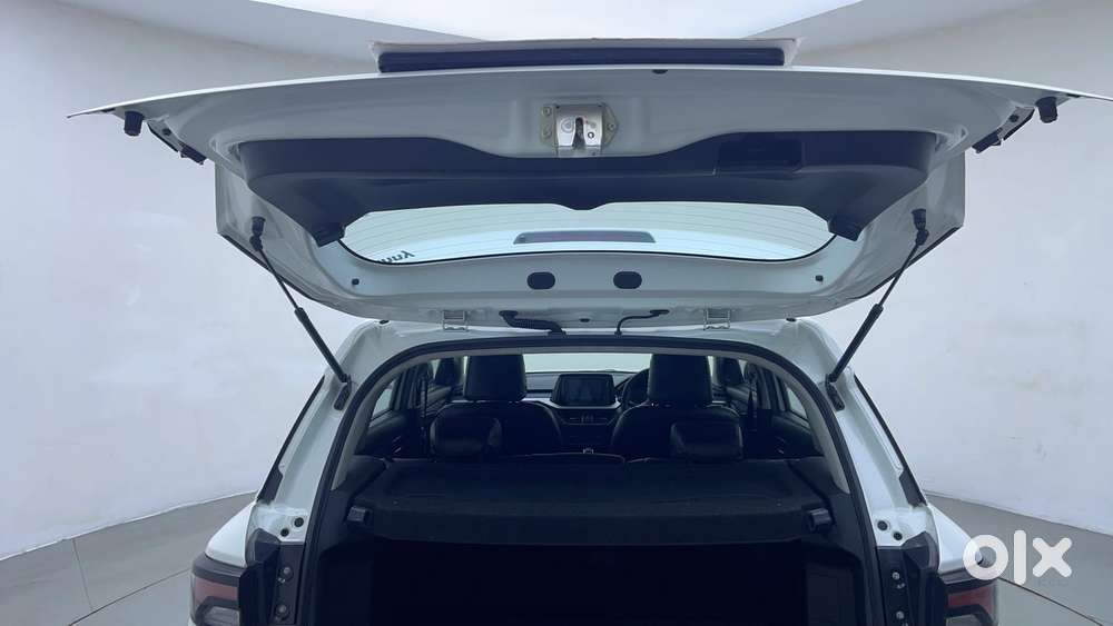 Maruti Suzuki Vitara Brezza 1.5 Zxi At, 2024, Petrol