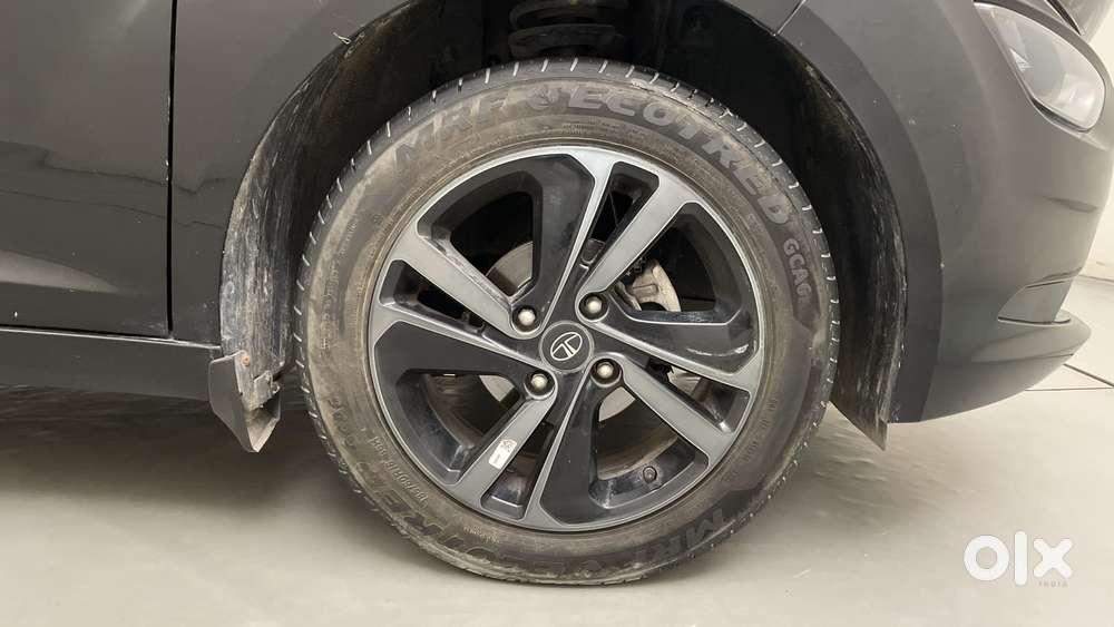 Tata Altroz Xz Plus (s) Dark Edition, 2023, Petrol