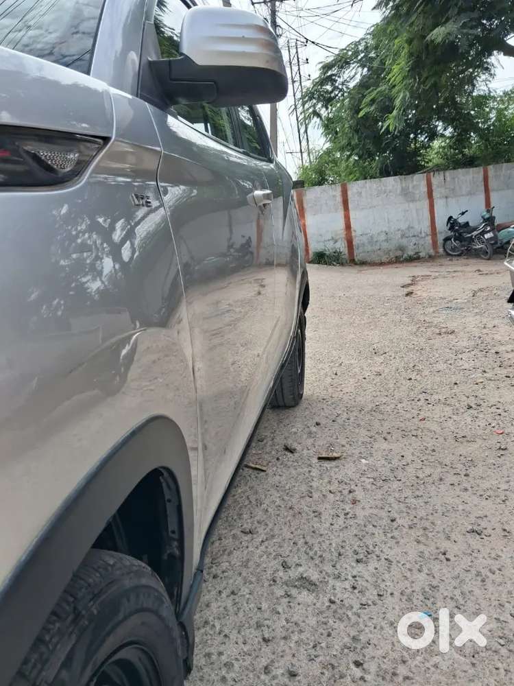 Mahindra Kuv100
