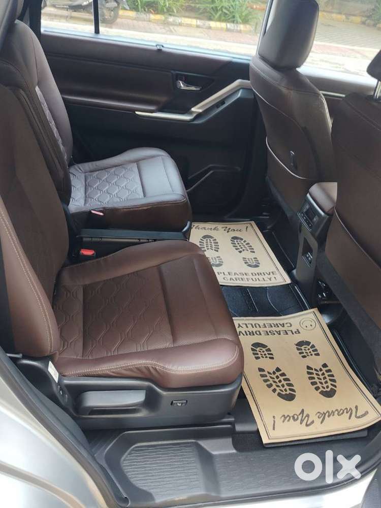 Toyota Innova Hycross 2.0 Zx Hybrid 7 Str, 2025, Petrol
