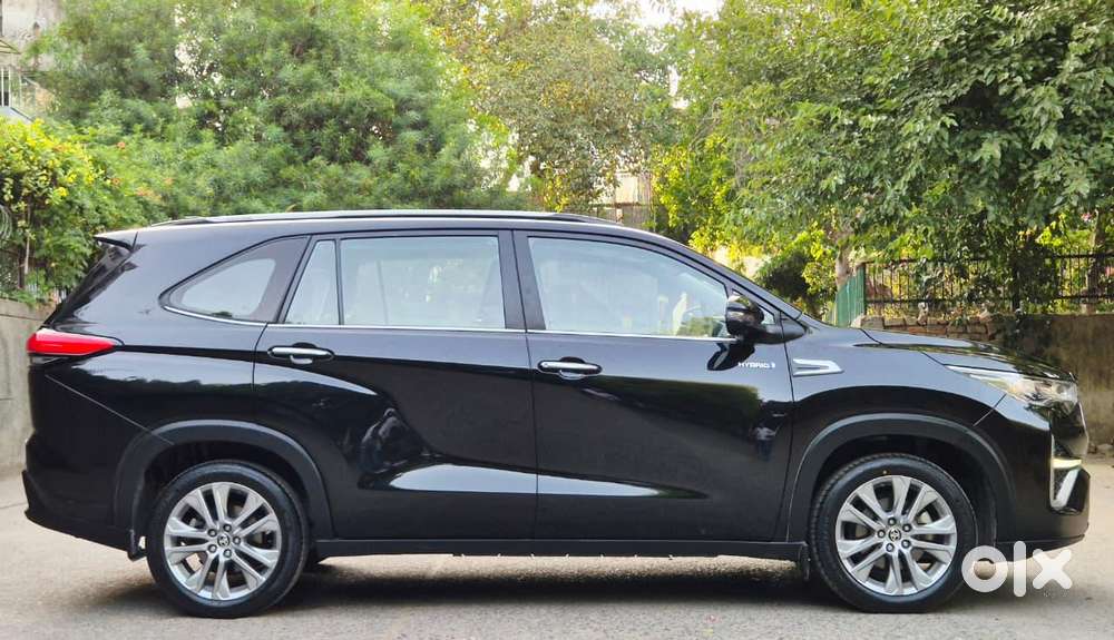 Toyota Innova Hycross 2.0 Zx Hybrid 7 Str, 2023, Petrol
