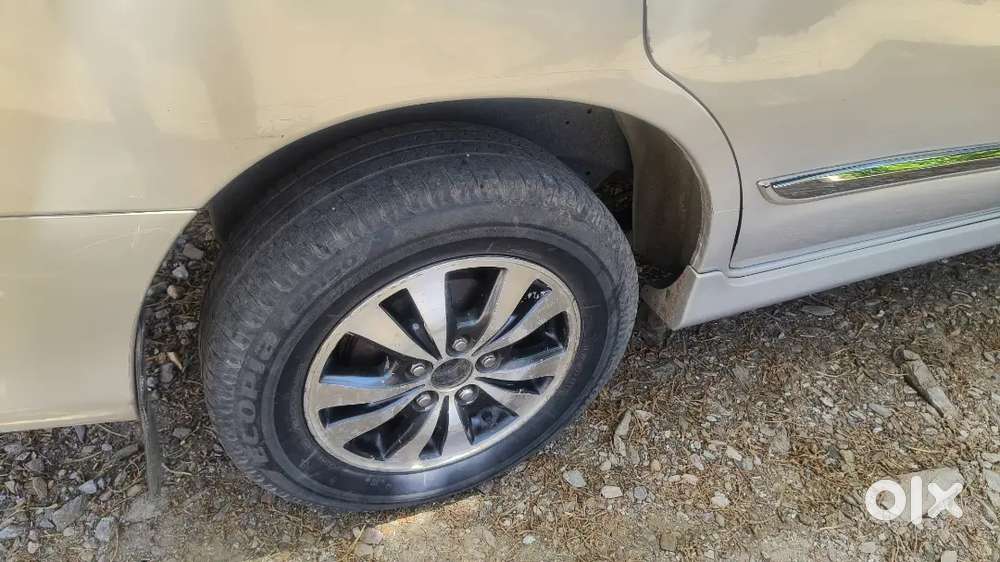 Toyota Innova 2015
