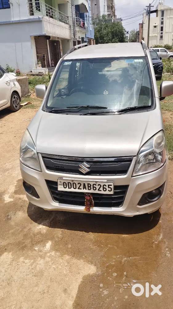 Wagon R Automatic Car 2016 November Alomost 2027 With New Insurance