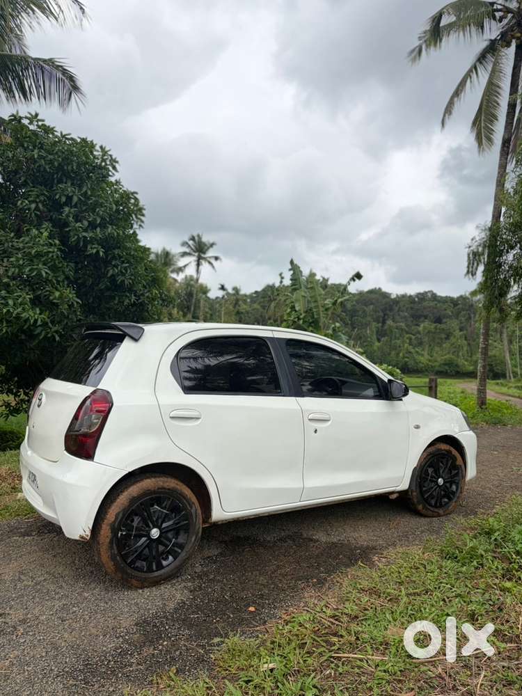Toyota Etios Liva Gd 2015 Diesel Car/ (phone)