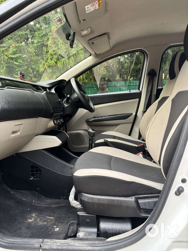 Renault Triber Rxt, 2022, Petrol
