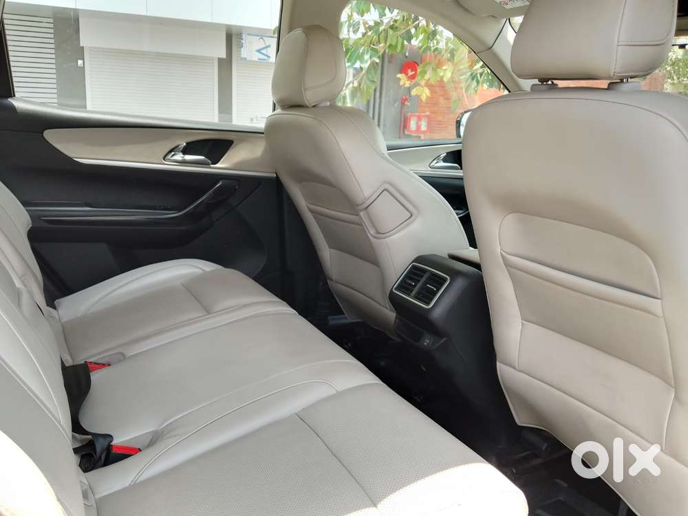 Mahindra Xuv700 2.2 Ax 7 Diesel At Str Awd, 2023, Diesel
