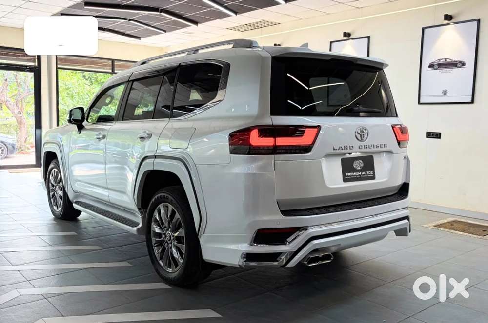 Toyota Land Cruiser V8 Petrol, 2026, Petrol