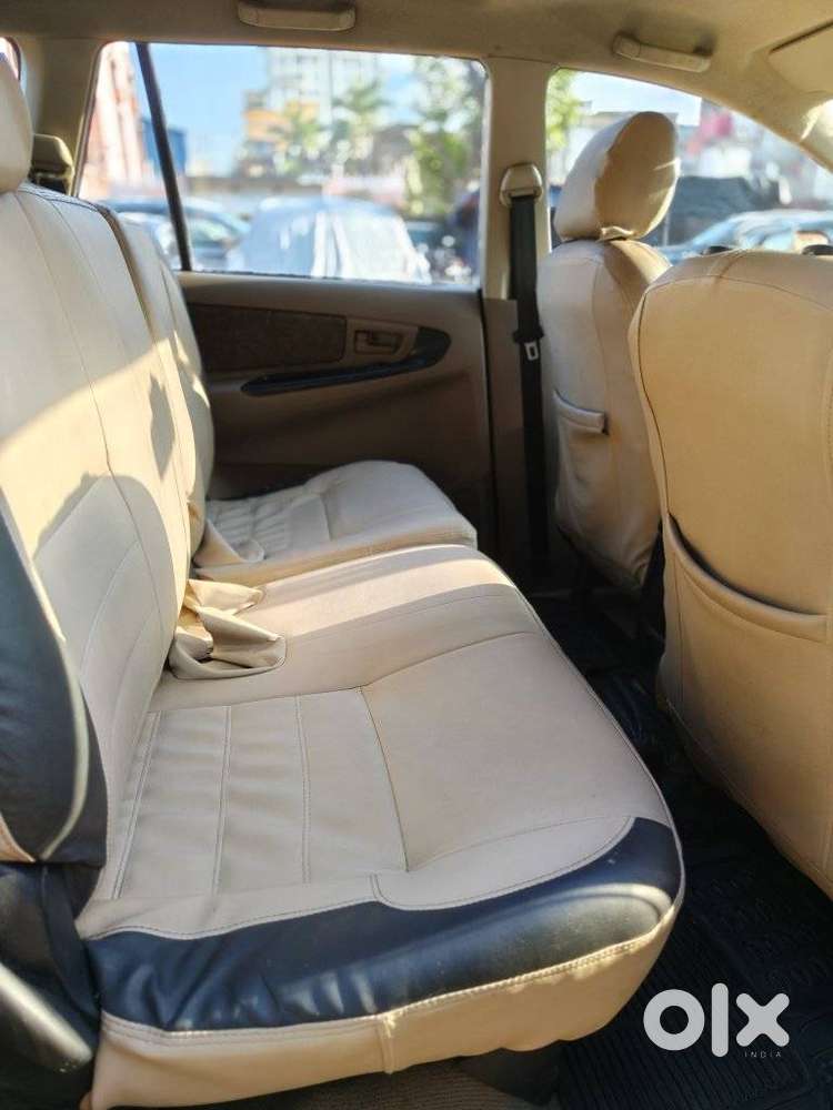 Toyota Innova 2.5 G (diesel) 8 Seater, 2016, Diesel