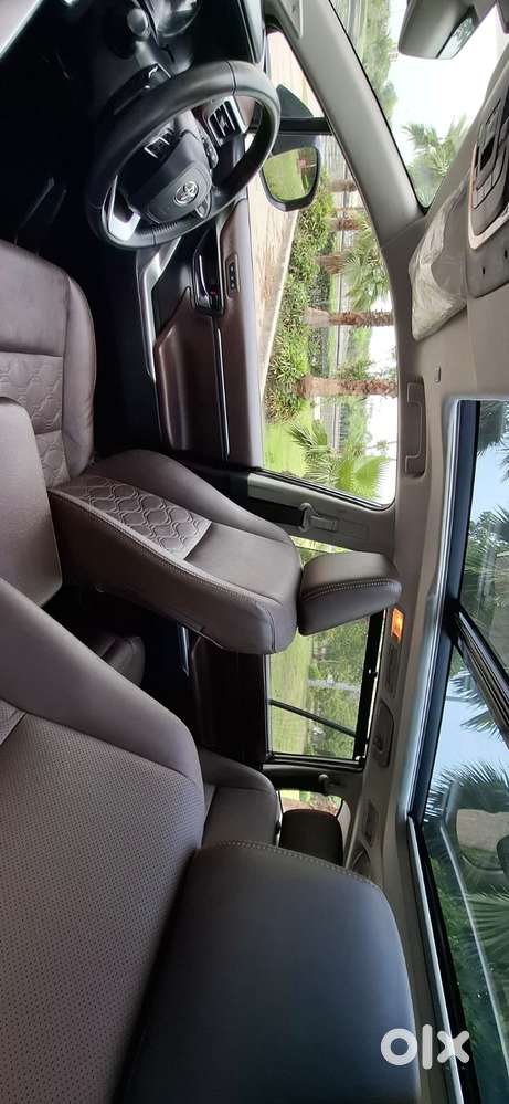 Toyota Innova Hycross 2.0 Zx Hybrid 7 Str, 2024, Petrol