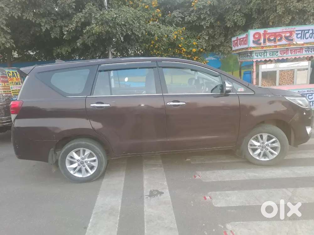 Toyota Innova Crysta 2.4 Z 2017
