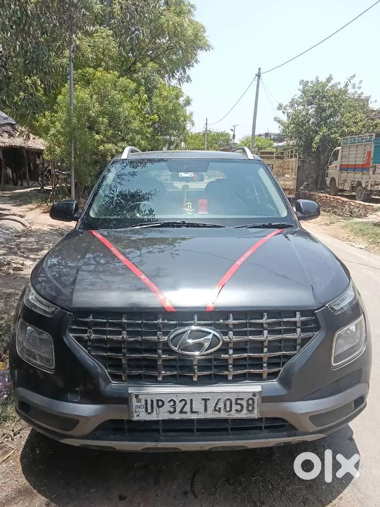 Hyundai Venue 2020 Petrol 124000 Km Driven