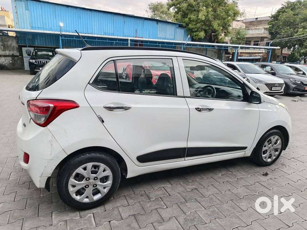 Hyundai Grand I10 Sportz, 2014, Petrol