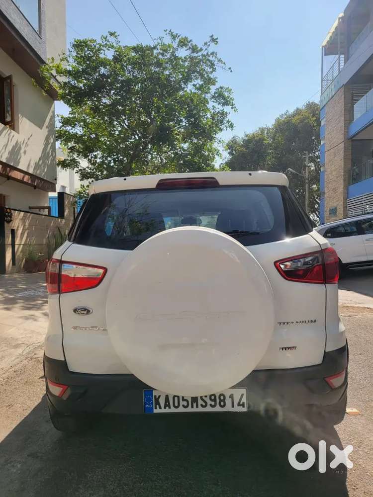 Ford Ecosport Titanium (cars 24 & Spinny Stay Away)