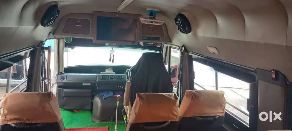 Tempo Traveler Selling Maxi Cab