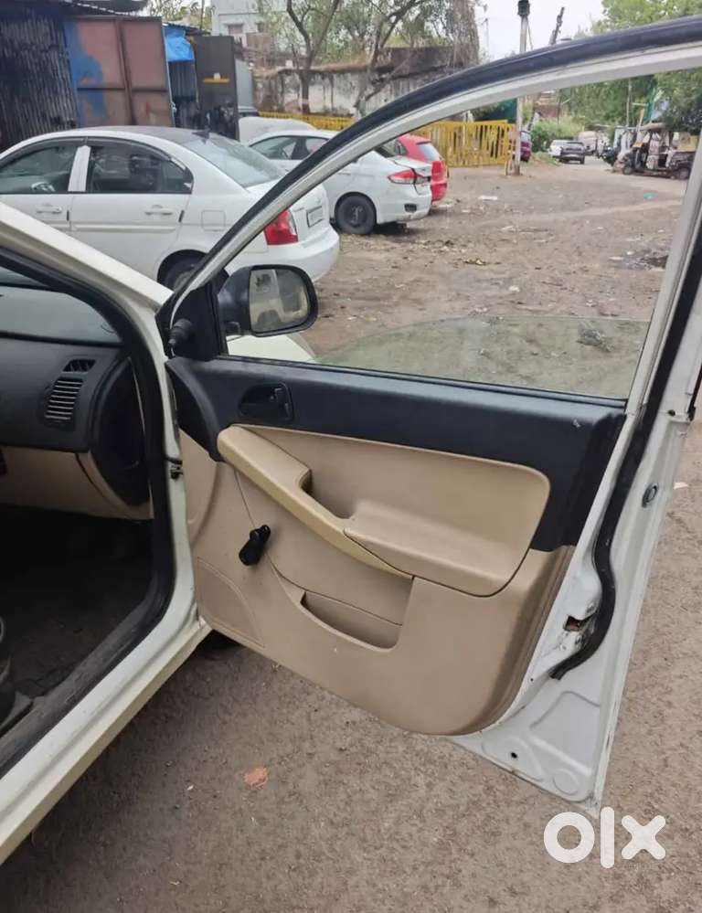 Tata Indica Vista 2012 Diesel Lx Bhopal गाड़ी में कोई बड़ा काम नहीं है