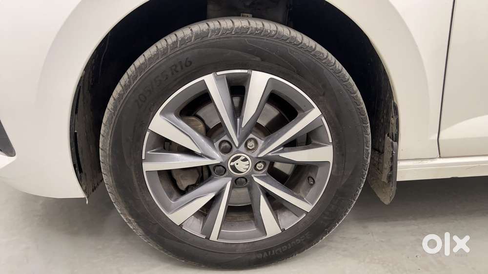 Skoda Slavia Style 1.5l Tsi Dsg, 2022, Petrol