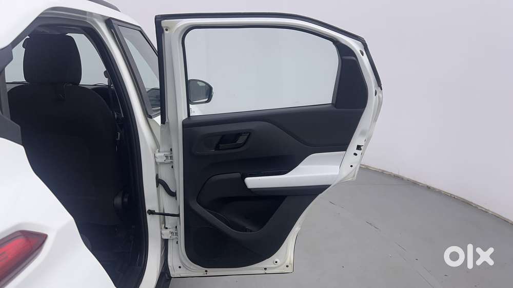 Tata Punch Accomplished Amt Sunroof, 2024, Petrol