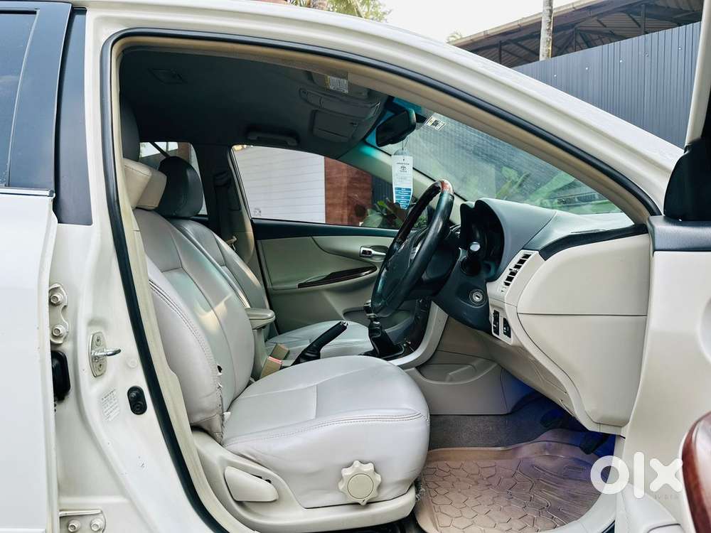 Toyota Corolla Altis 2011
