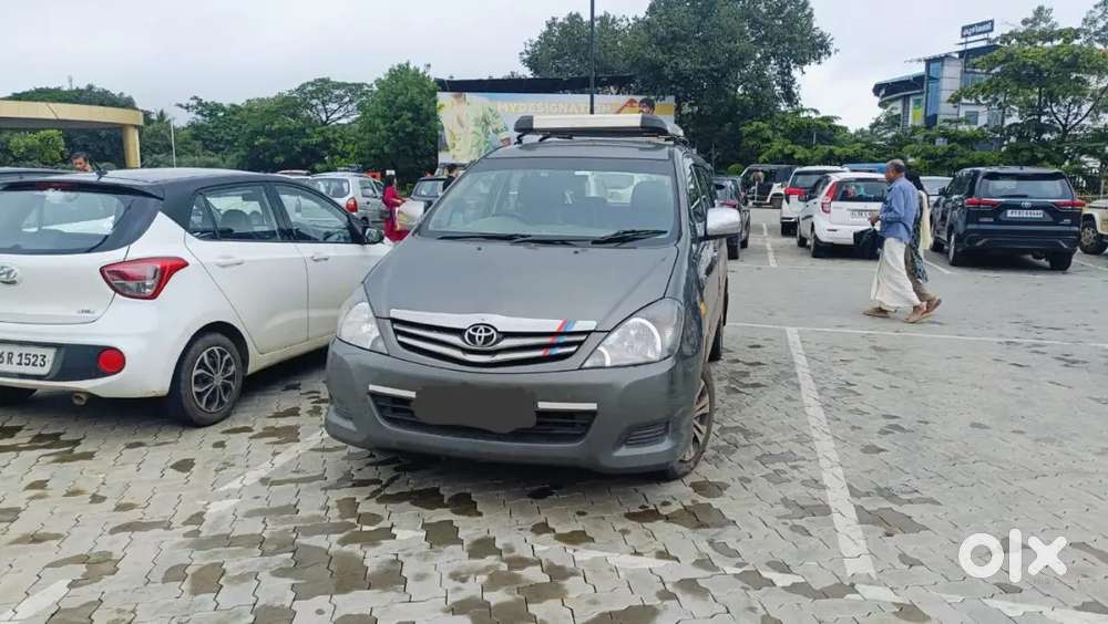 Toyota Innova Hycross 2011 Diesel Good Condition