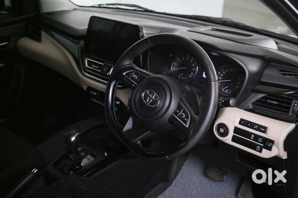 Toyota Glanza 1.2 V Amt, 2023, Petrol