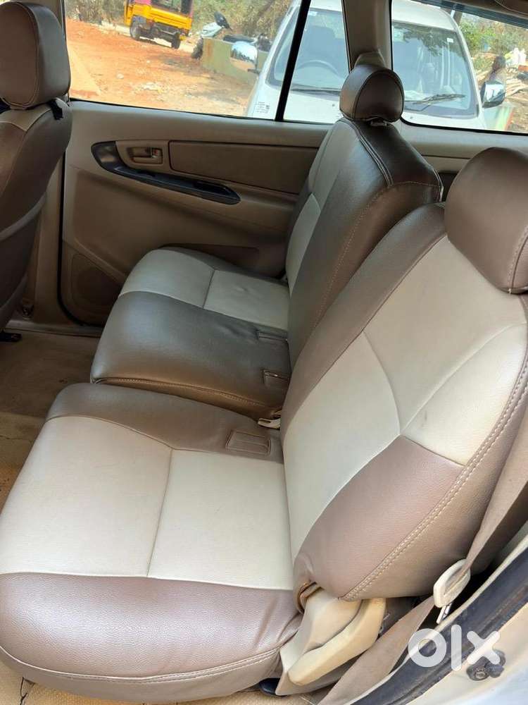 Toyota Innova 2012 Diesel 262000 Km Driven