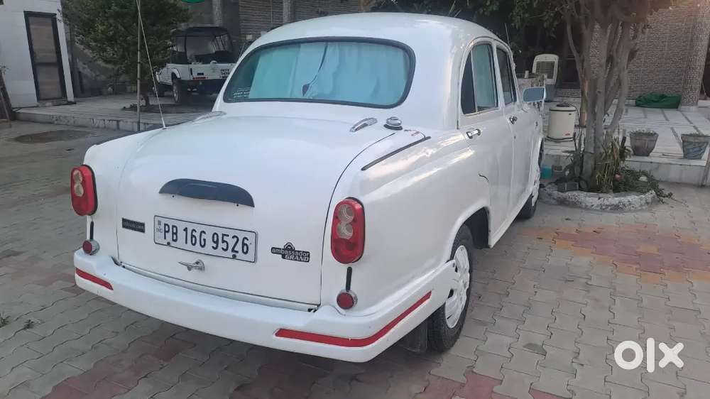 Ambassador Classic 2011 Petrol Manual