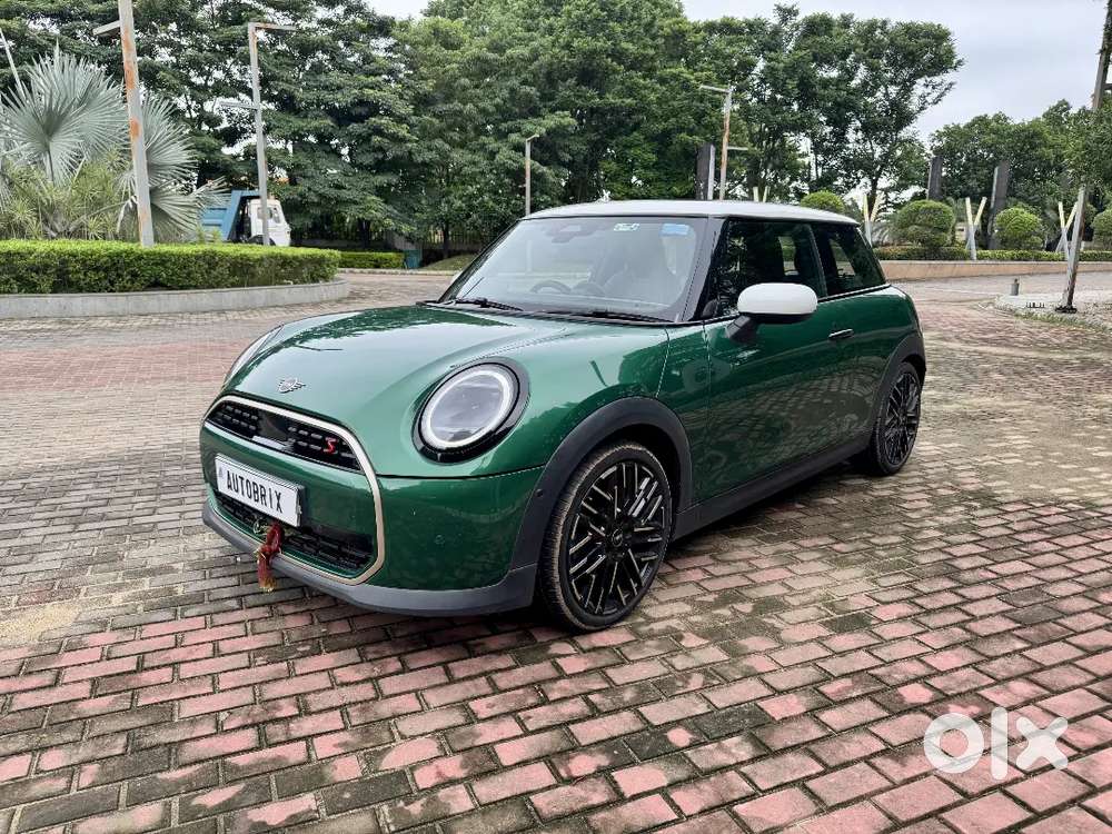 Mini Cooper S Favoured Pack 2025