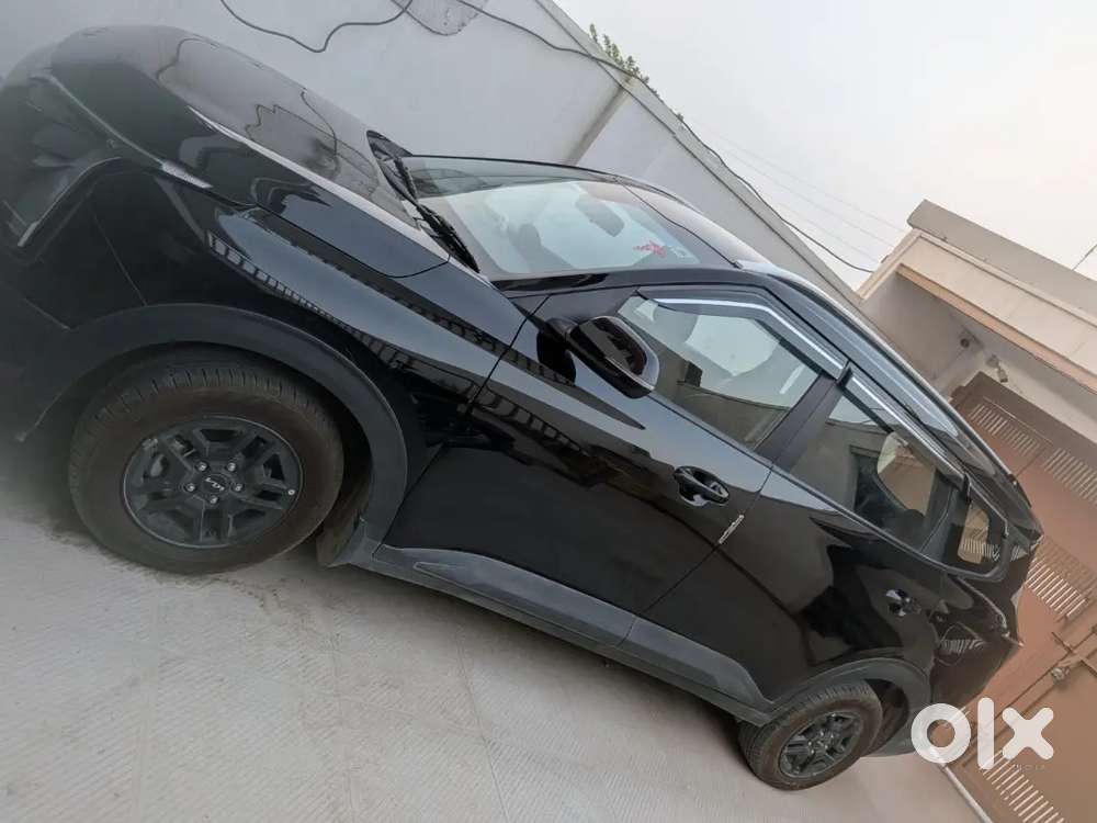 Kia Carens Clavis 2025 Petrol 3600 Km Driven