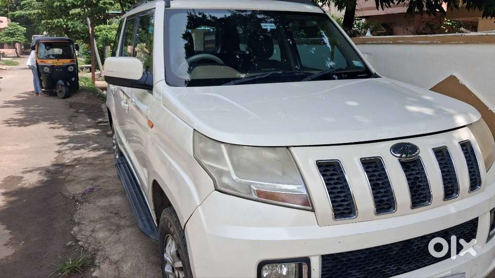 Mahindra Tuv 300 2017 Diesel Well Maintained