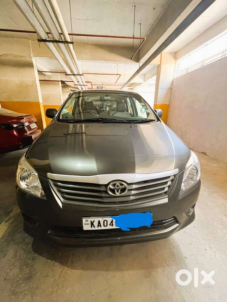 Innova 2.5 Liter, Single Owner. Periodic Toyota Service.