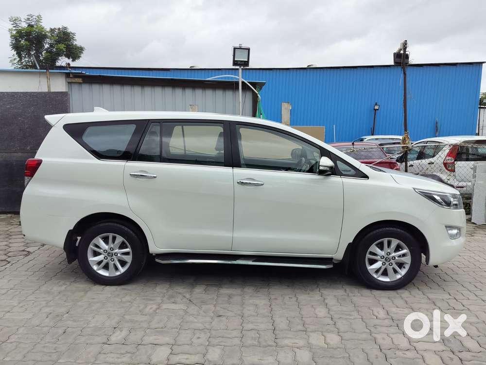 Toyota Innova Crysta 2.4 V 8 Str, 2017, Diesel