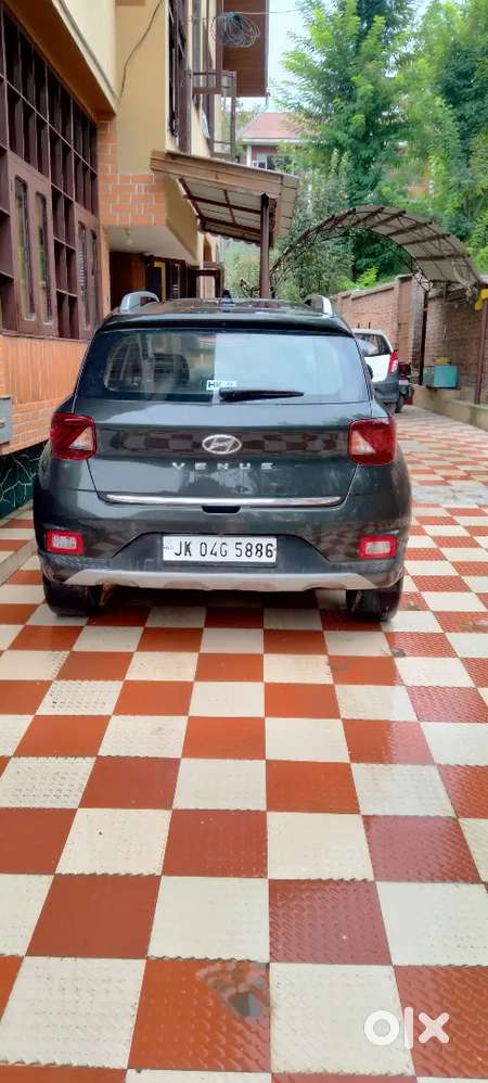 Hyundai Venue 2022 Diesel Well Maintained