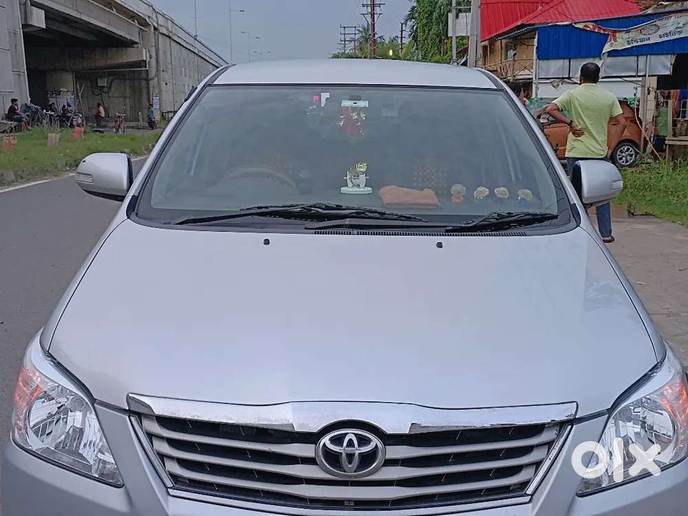 Toyota Innova 2012