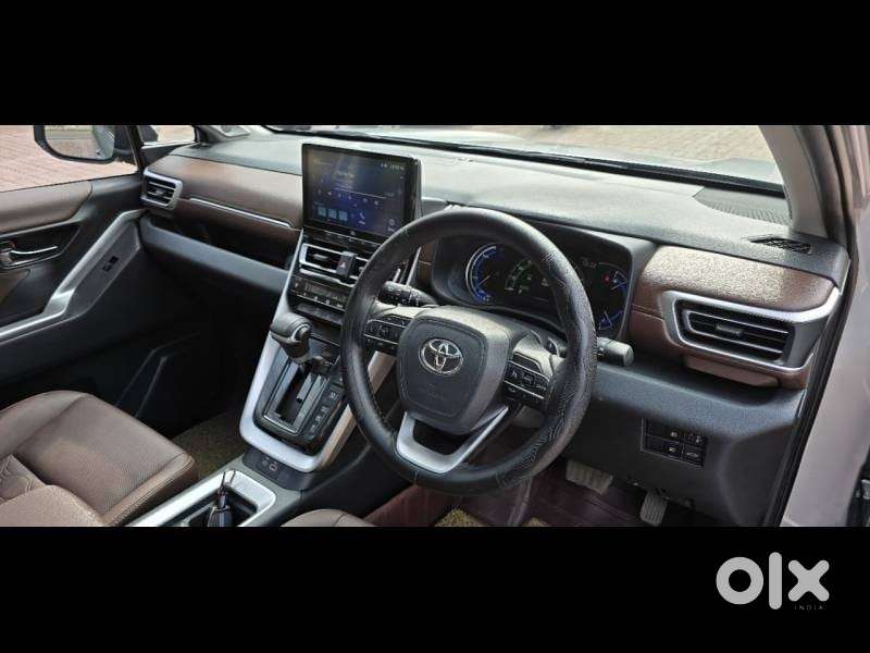 Toyota Innova Hycross 2.0 Zx (o) Hybrid 7 Str, 2024, Petrol