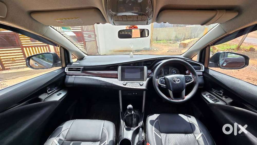 Toyota Innova Crysta 2.4 V, 2016, Diesel