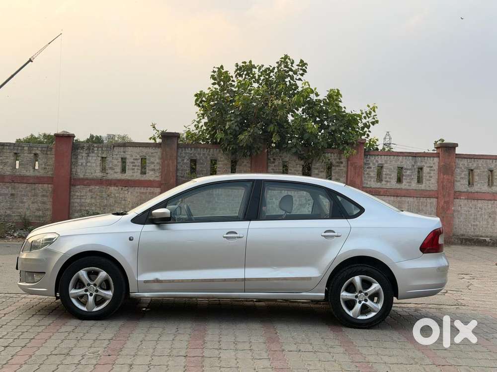 Skoda Rapid 1.6 Mpi Ambition, 2013, Petrol