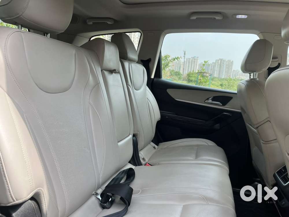 Mahindra Xuv700 2.0 Ax 7 Petrol At Luxury Pack Str, 2023, Petrol