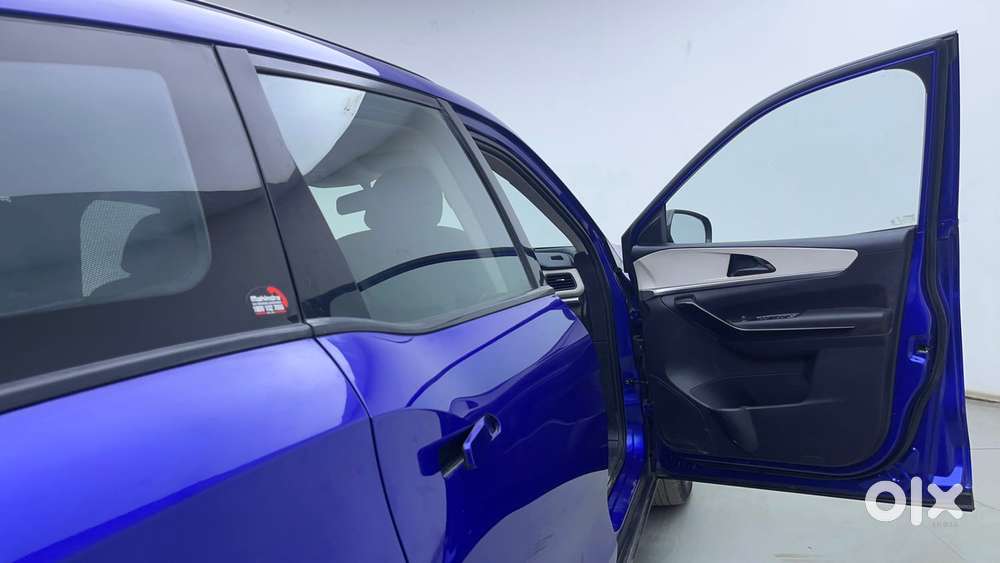 Mahindra Xuv700 2.2 Ax 5 Diesel Mt Str, 2022, Diesel