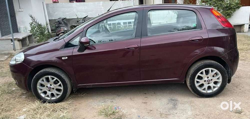 Fiat Grande Punto 1.3 Multijet Diesel | 2014 | 110000 Km | ₹200000